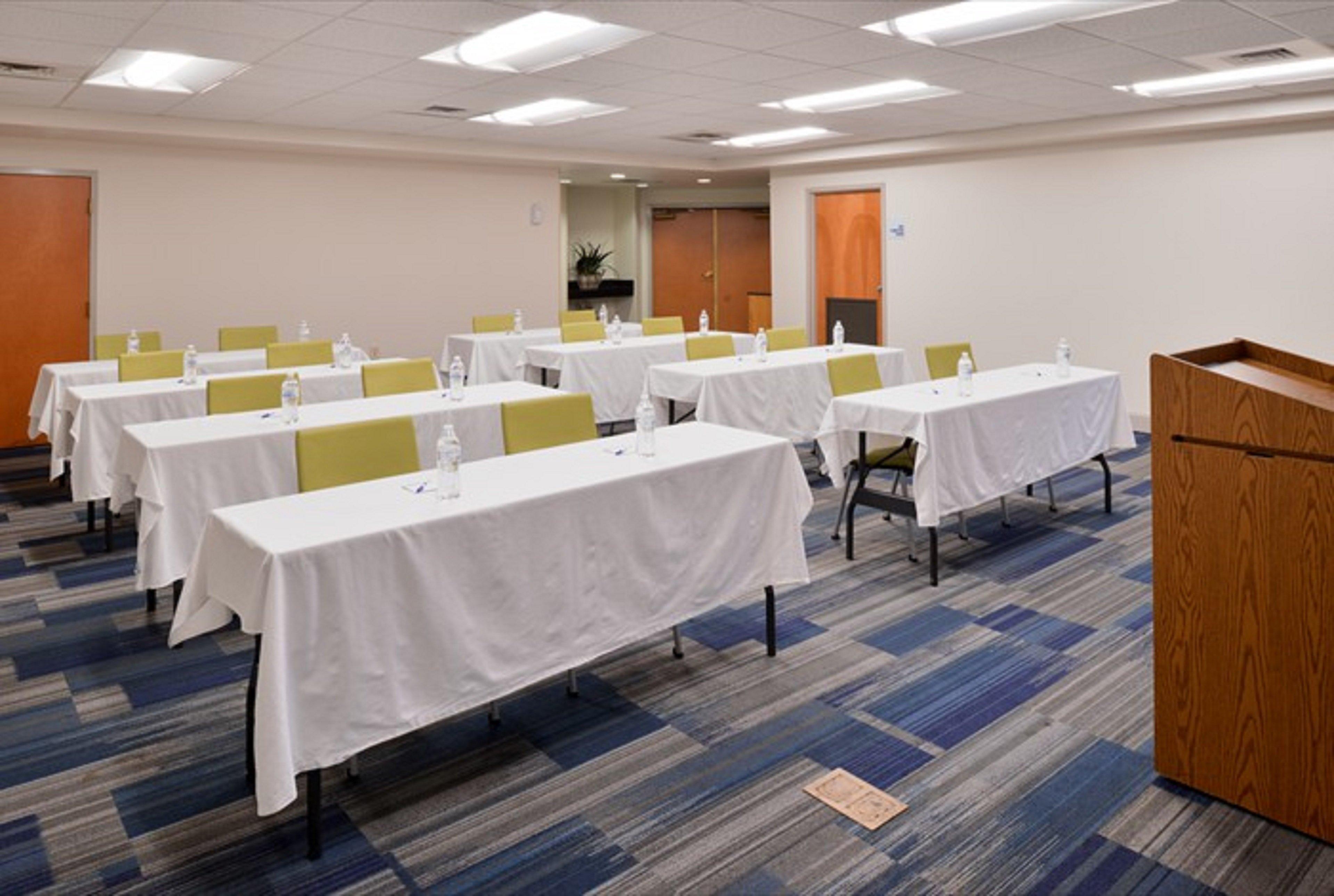 Holiday Inn Express Hotel & Suites Mooresville - Lake Norman By Ihg Exterior foto